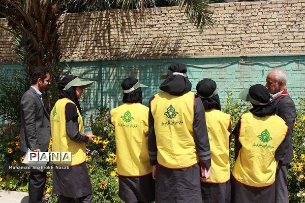 بازدید مربیان و پیشتازان ناحیه 2 اهواز از سازمان دانش‌آموزی خوزستان