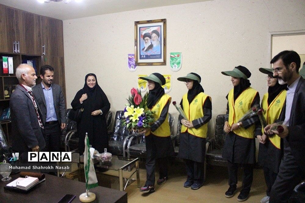 بازدید مربیان و پیشتازان ناحیه 2 اهواز از سازمان دانش‌آموزی خوزستان