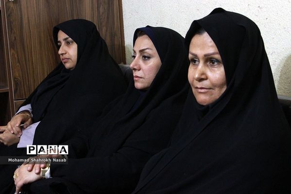 بازدید مربیان و پیشتازان ناحیه 2 اهواز از سازمان دانش‌آموزی خوزستان