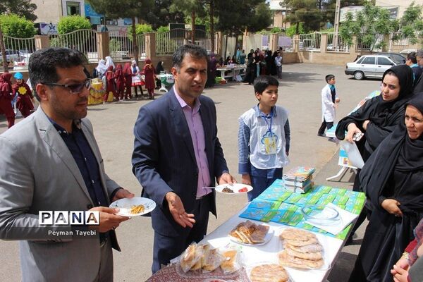 جشنواره سفیران سلامت در دبستان بعثت سمنان