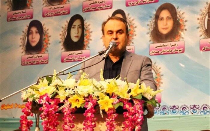 معاون متوسطه آموزش و پرورش  اصفهان:مدرسه محوری باید به عنوان یک اصل کلیدی و راهبردی  مورد توجه قرارگیرد