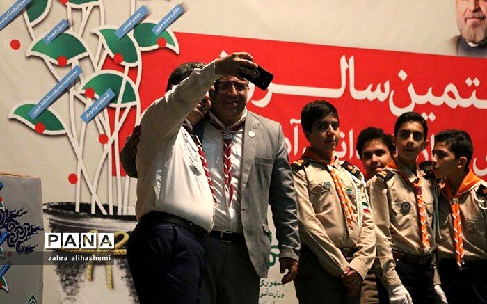 پیام تبریک رئیس سازمان دانش‌آموزی به مناسبت بیستمین سالگرد تاسیس این سازمان