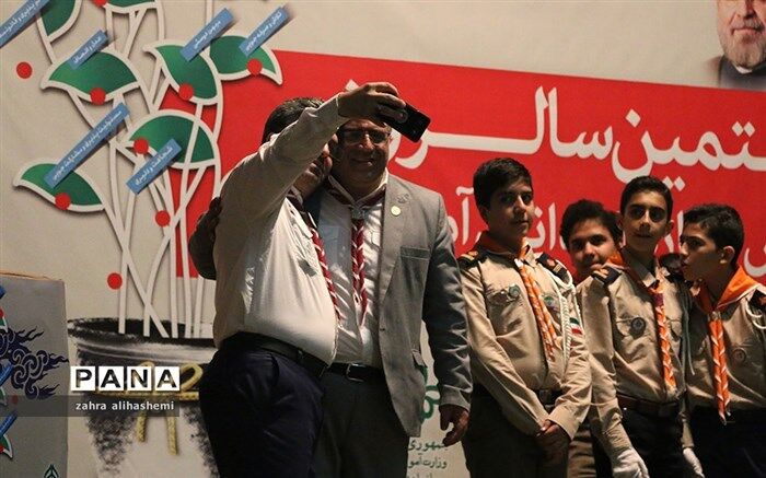 پیام تبریک رئیس سازمان دانش‌آموزی به مناسبت بیستمین سالگرد تاسیس این سازمان