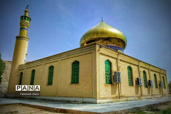 طبیعت امام زاده میر ابول(ع)  لارستان،  در انحصار زباله ها