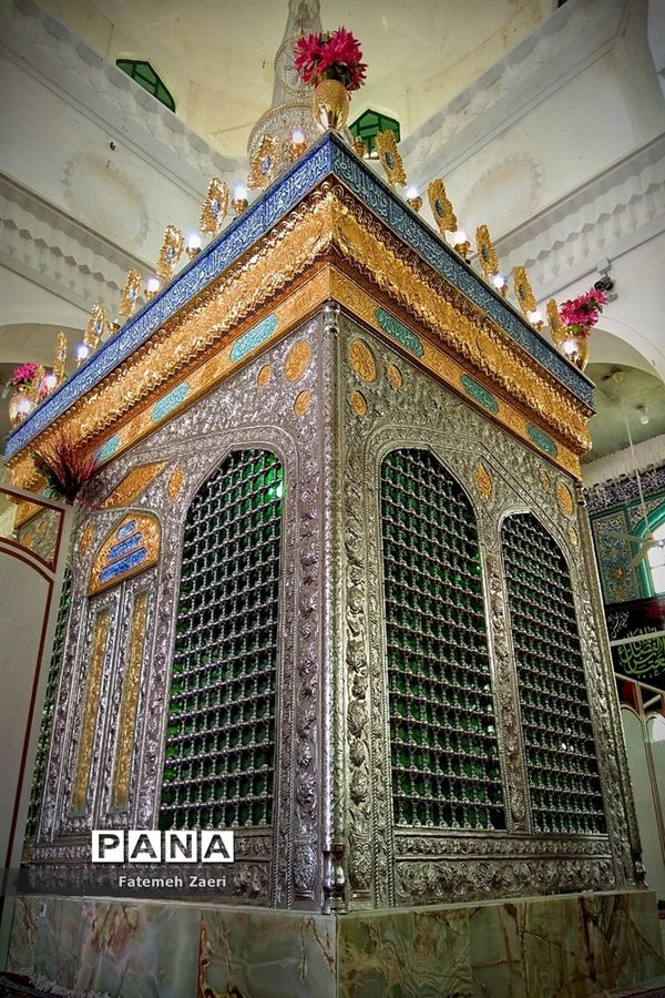 طبیعت امام زاده میر ابول(ع)  لارستان،  در انحصار زباله ها