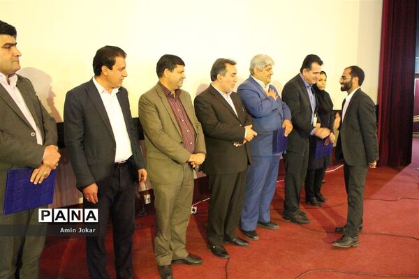 همایش تجلیل از رانندگان برتر  و عوامل اجرایی سرویس مدارس شهر شیراز