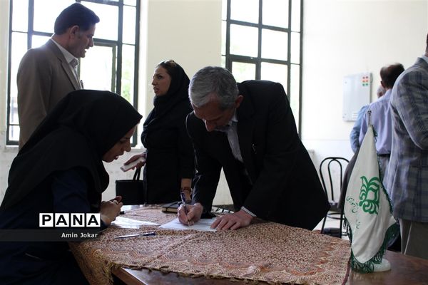 همایش تجلیل از رانندگان برتر  و عوامل اجرایی سرویس مدارس شهر شیراز