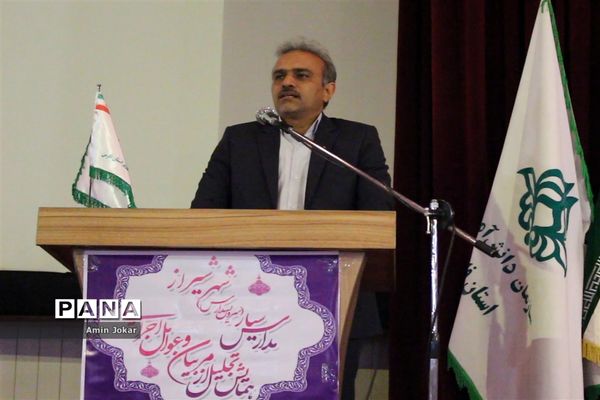 همایش تجلیل از رانندگان برتر  و عوامل اجرایی سرویس مدارس شهر شیراز