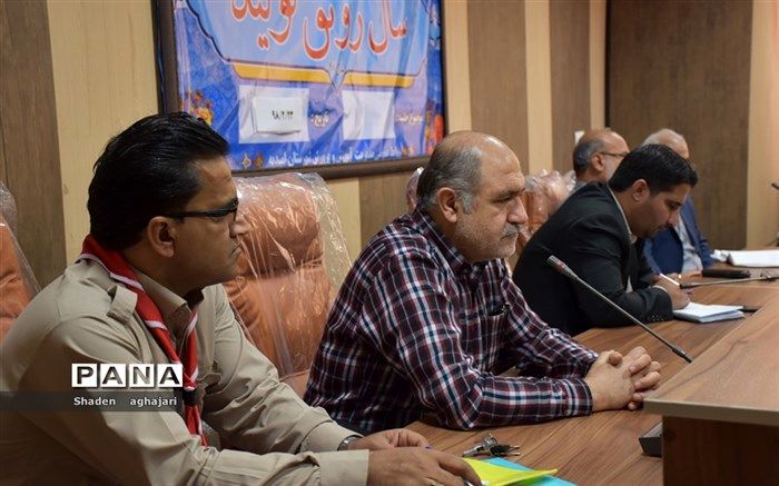 برگزاری نخستین نشست مشترک هم اندیشی سازمان دانش آموزی با کار گروه اجرایی پوشاک مدارس  در امیدیه