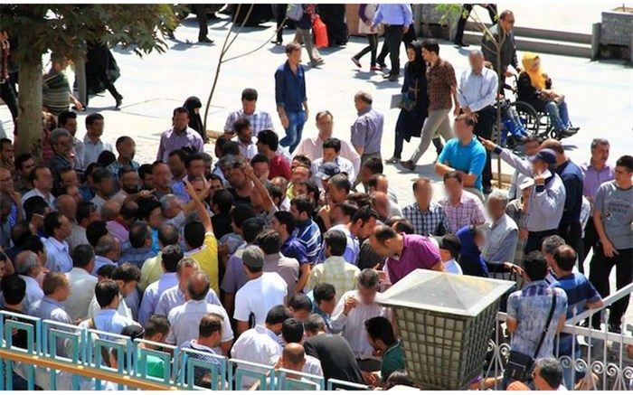 حسن‌پور‌بیگلری، عضو کمیسیون برنامه بودجه:‌ تغییر سایز حباب قیمت‌ها در بازار به دست دلالان است