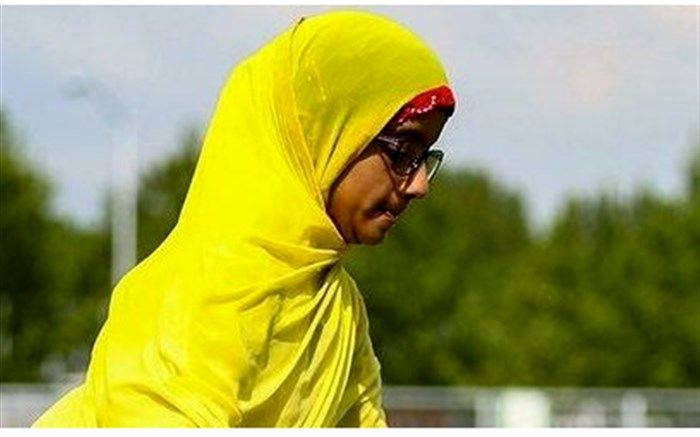 نابغه ریاضی «عصر جدید» پا به توپ شد + عکس