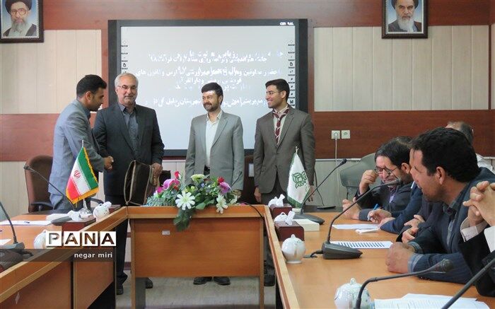 تقدیر ازمربیان فعال سازمان دانش آموزی  خلیل آباد