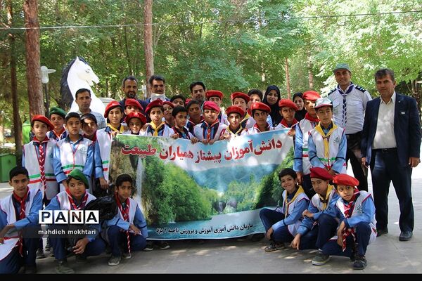 پاک سازی طبیعت توسط دانش‌آموزان پیشتاز استان یزد