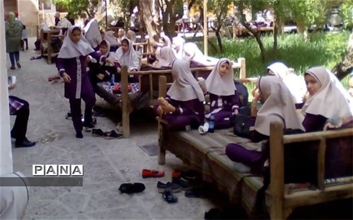 اردوی یکروزه دانش آموزان دبستان دهم فروردین