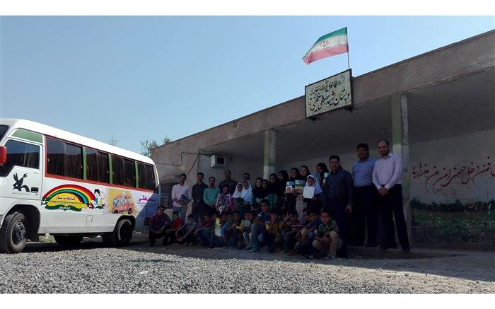 پیک امید کتابخانه سیار کانون خوزستان در روستای سید شریف شهرستان باوی