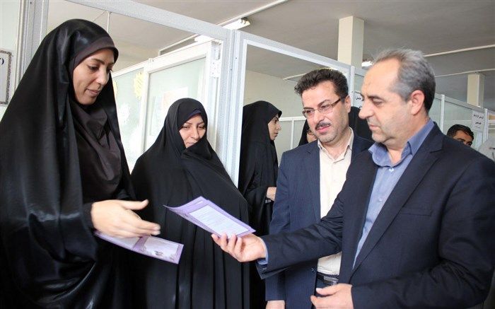 استاندار قم حامی سه فرزند یتیم کمیته‌امداد شد