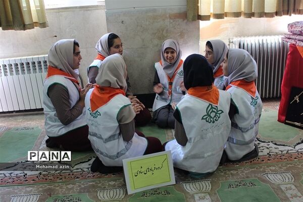 بزرگداشت هفته سازمان دانش آموزی