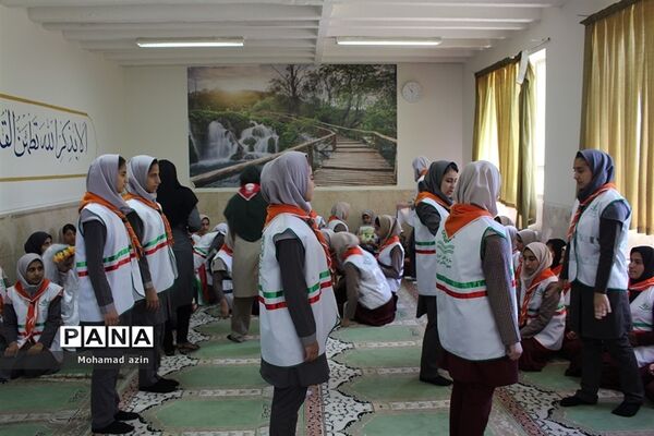 بزرگداشت هفته سازمان دانش آموزی