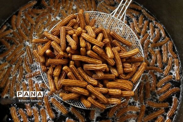کارگاه پخت زولبیا و بامیه