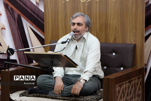 محفل دانش‌آموزی انس با قرآن در سیمرغ