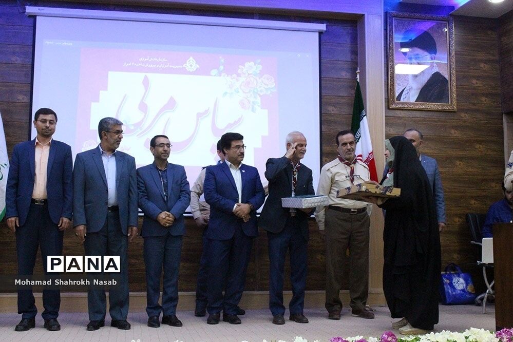 آیین سپاس مربی در ناحیه 3 اهواز