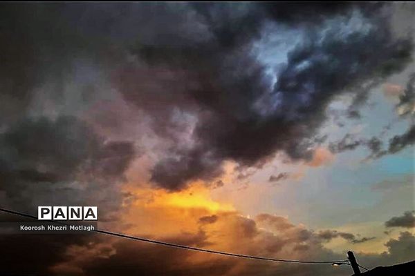 آسمان سرخ کازرون