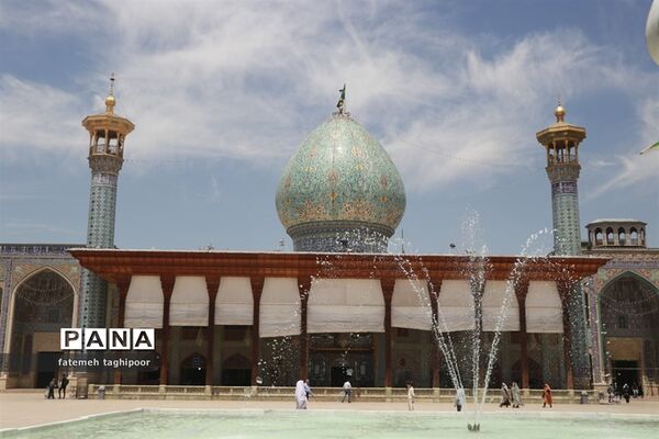 مراسم جزء خوانی قرآن کریم در حرم مطهر شاهچراغ (ع)