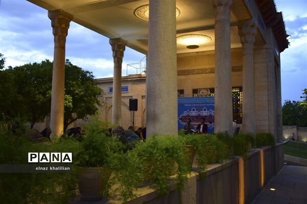 حال و هوای آرامگاه حافظ در ماه  مبارک رمضان