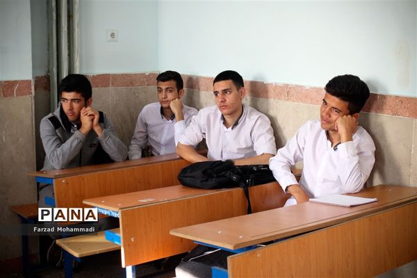 آماده سازی دانش آموزان پایه دوازدهم چهاردانگه  برای کنکور سراسری ۹۸