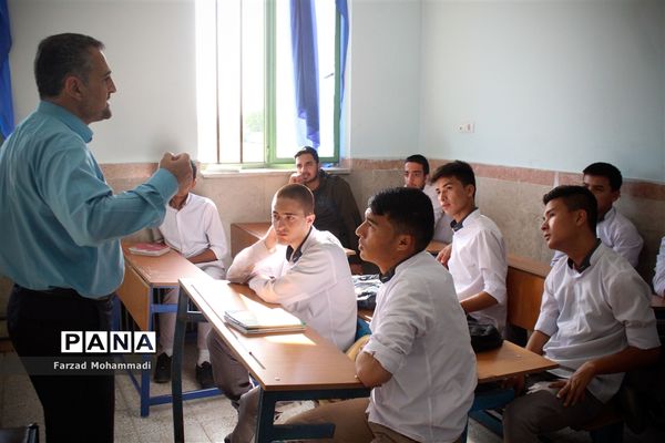 آماده سازی دانش آموزان پایه دوازدهم چهاردانگه  برای کنکور سراسری ۹۸