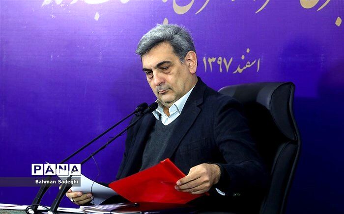 حناچی: با ساماندهی کارگاه‌های عمرانی و مقابله با سدمعبر به حق عابران پیاده احترام می‌گذاریم