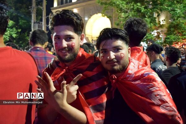 شادی پرسپولیسی‌های بابل برای  قهرمانی در لیگ برتر