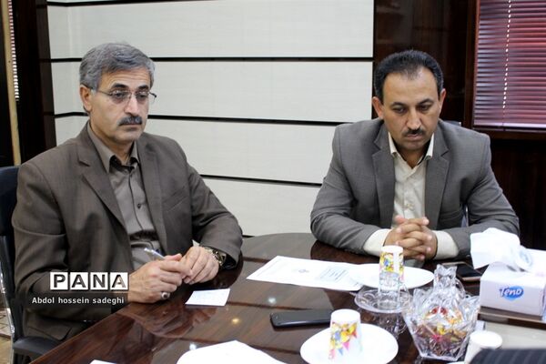 جلسه کارگروه  لباس فرم دانش‌آموزی استان بوشهر