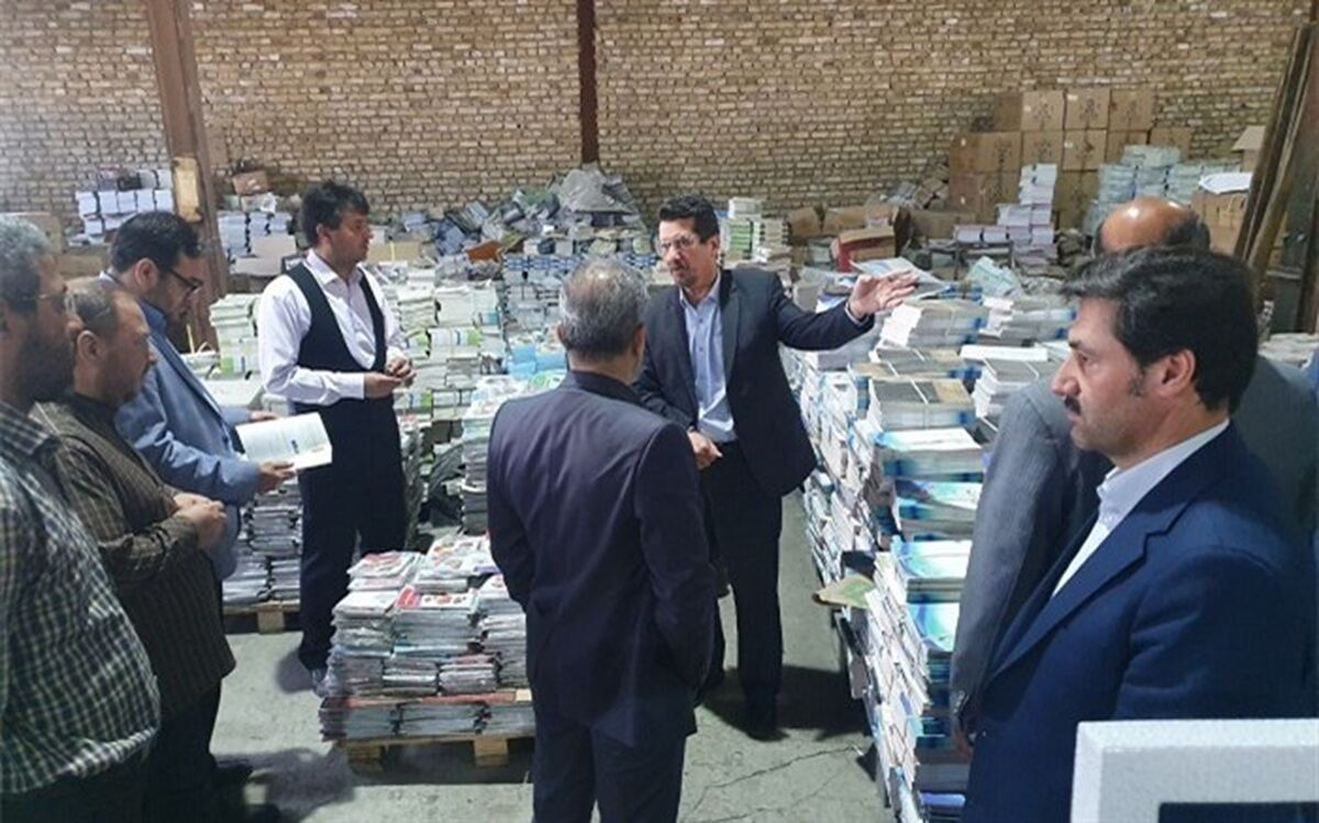بازدید از انبارهای مرکزی کتاب‌رسانی و نظارت بر روند توزیع کتب درسی مدارس استان