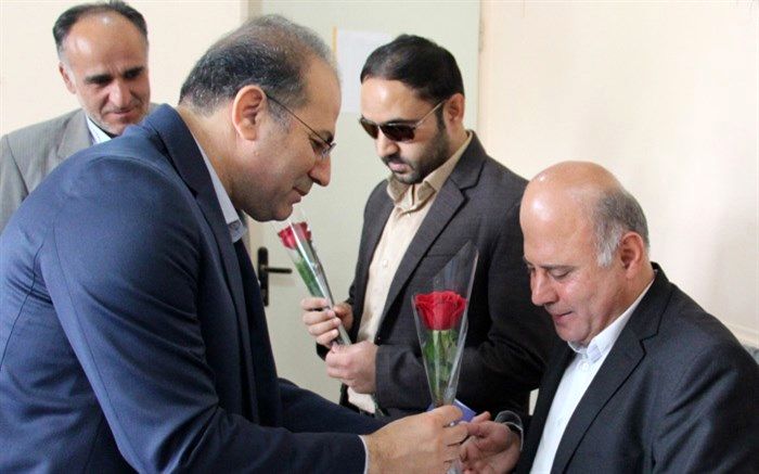 تجلیل مدیرکل آموزش و پرورش استان از معلمان مدرسه استثنایی موسی بن جعفر(ع) همدان