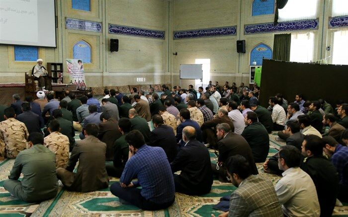 صرفاً با حفظ قرآن نمی‌توانیم اخلاقی باشیم بلکه باید با قرآن انس پیدا کنیم