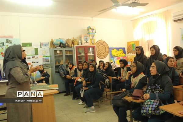 بازدید علمی تفریحی دانش‌آموزان پیشتاز گله‌دار  از مدارس نمونه لارستان