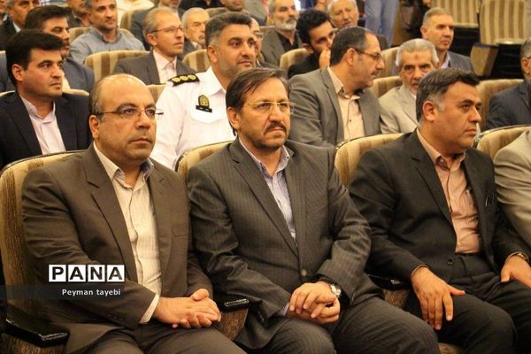 آئین تجلیل از معلمان نمونه استان سمنان-۱