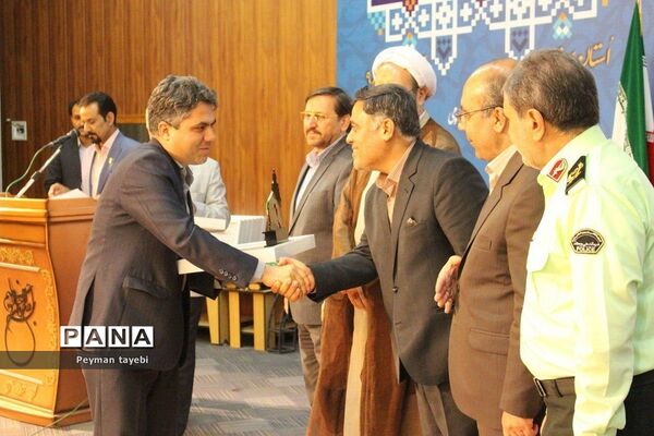 آئین تجلیل از معلمان نمونه استان سمنان-۱