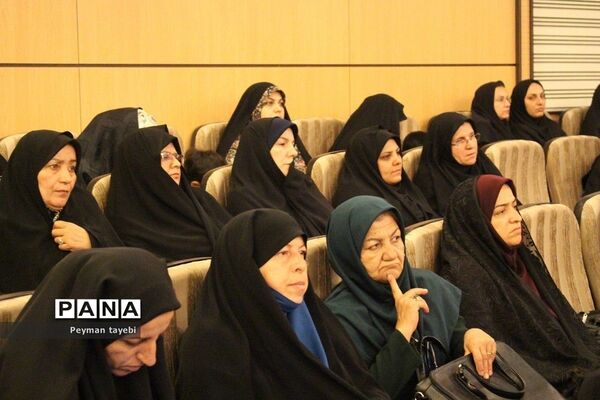 آئین تجلیل از معلمان نمونه استان سمنان-۲