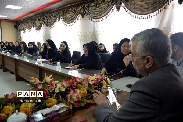 دیدار صمیمی دانش‌آموزان خبرنگار پانا با نماینده مردم تبریز ،اسکو ،آذرشهر در مجلس شورای اسلامی
