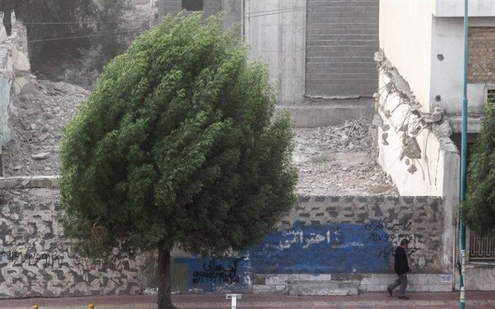 وزش باد شدید در تهران تا ساعات آینده