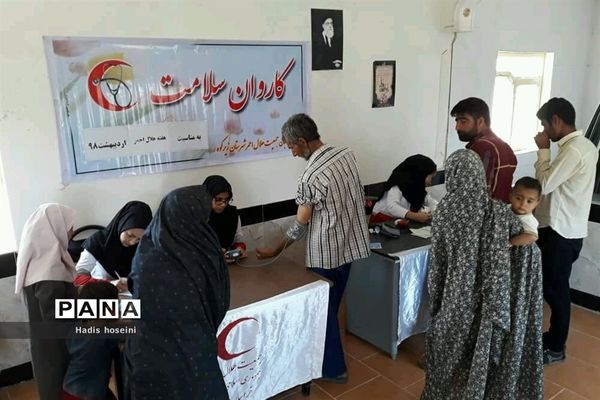 اعزام 3 کاروان سلامت توسط جمعیت جوانان هلال احمر به مناطق آسیب دیده از سیلاب استان