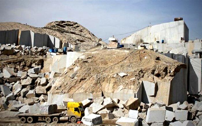 124 هزار تن ماده معدنی در نقده استخراج می شود