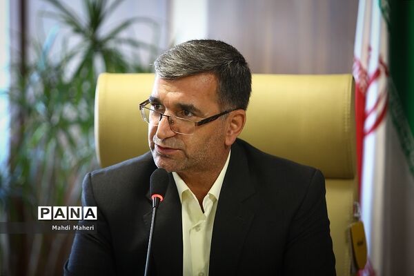 دیدار  تیم دوومیدانی دانش‌آموزی اعزامی به مسابقات جهانی با معاون تربیت بدنی آموزش و پرورش