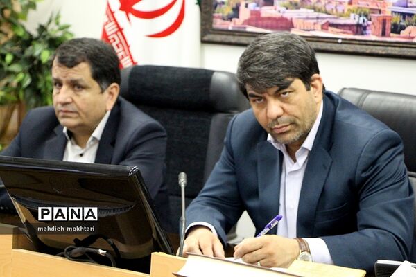 دیدار منتخبان پیشتاز استان با استاندار یزد