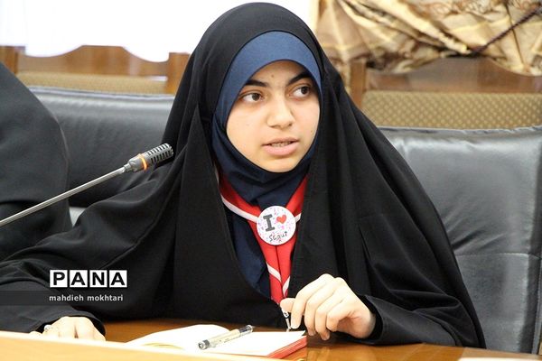 دیدار منتخبان پیشتاز استان با استاندار یزد