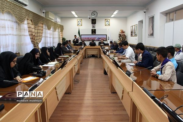 دیدار منتخبان پیشتاز استان با استاندار یزد