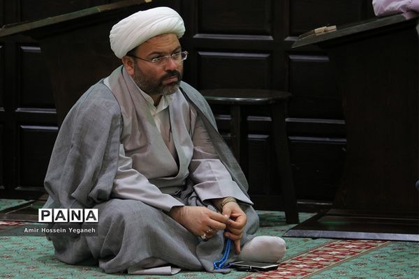 مراسم سخرانی حجت اسلام علیرضا تراشیون در مسجد حضرت زینب جزیره کیش