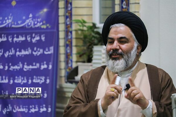 مراسم سخرانی حجت اسلام علیرضا تراشیون در مسجد حضرت زینب جزیره کیش